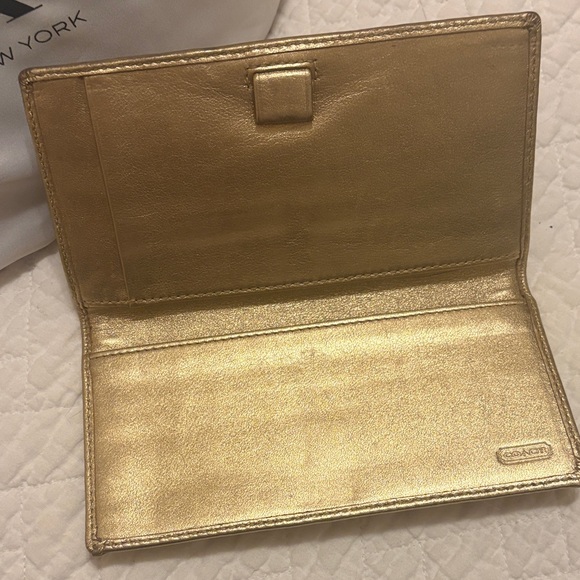 EUC Coach Tan and Gold Signature Check Holder - Picture 2 of 7